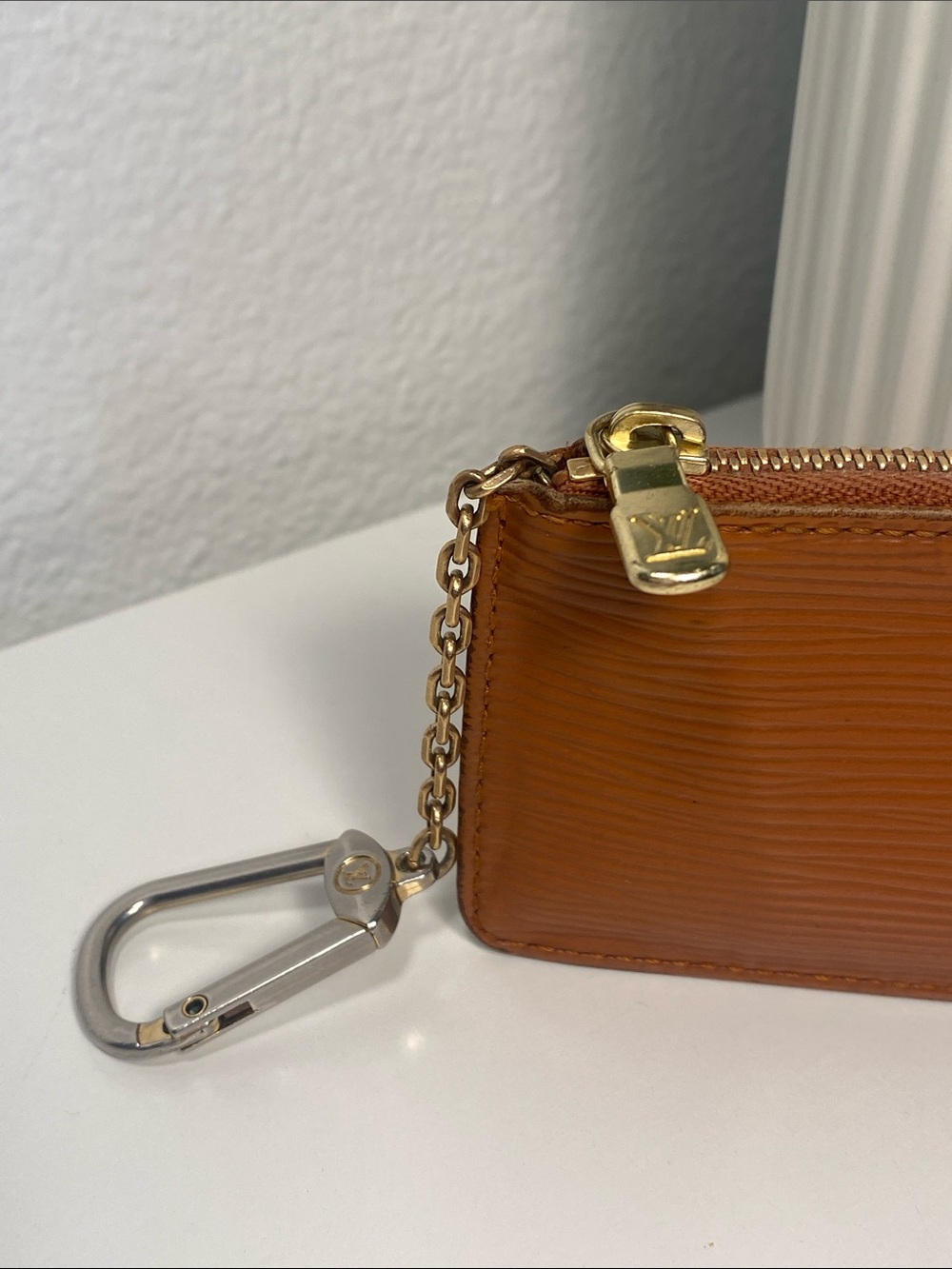 Vintage Louis Vuitton Key Clés Epi Leather In Kenyan Fawn - Picture 2 of 12
